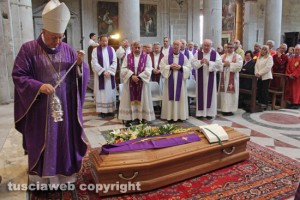 Viterbo - I funerali di monsignor Francesco Zarletti - Il vescovo Lino Fumagalli