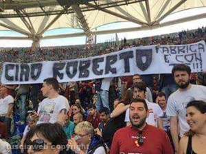 Lo striscione allo stadio Olimpico