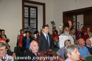 Viterbo - L'incontro sulle province con il sottosegretario Angelo Rughetti - L'irruzione degli insegnanti