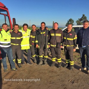 Il sindaco Nicolai coi vigili del fuoco 