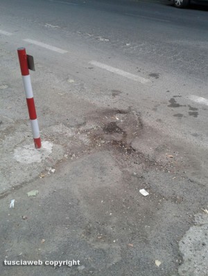 Bagnaia - Buche su viale Fiume