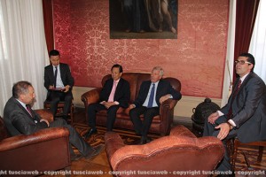 La visita dell'ambasciatore cinese Li Ruiyu in comune