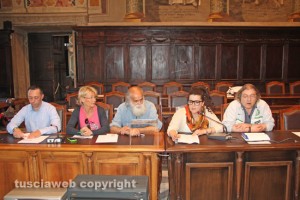 Viterbo - Il comitato Non ce la beviamo