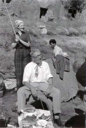 Gli scavi ad Acquarossa del re di Svezia Gustavo VI Adolfo - Foto Jan Mark dal libro Kungen som Grävde