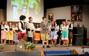 La compagnia teatrale del “P. Savi” sul palco