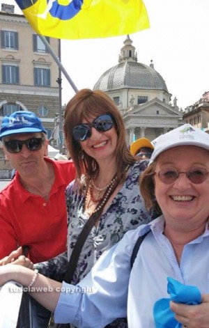 LA delegazione viterbese della Uil scuola con il segretario organizzativo Silvia Somigli