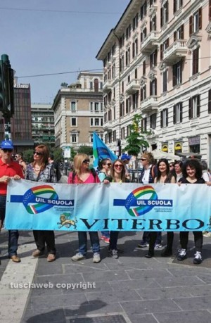 La delegazione della Uil scuola Viterbo in piazza a Roma 