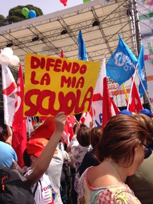 La protesta della scuola in piazza 