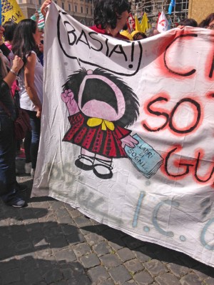 La protesta della scuola in piazza 