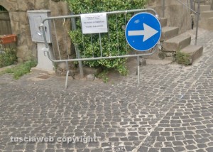 Viterbo - Il divieto su via Pianoscarano