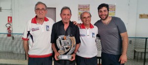 Il vincitore della gara di bocce