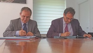 a sinistra il direttore dell’Agenzia Regionale di Protezione Civile, Gennaro Tornatore, mentre a destra il Responsabile Affari Istituzionali Enel Italia, Massimo Bruno