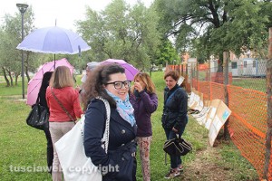 L'incontro pubblico al parco delle querce - Il consigliere comunale Chiara Frontini