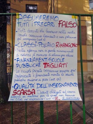 Sutri - Scuola primaria - I cartelloni di protesta