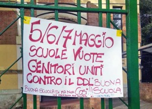Sutri - Scuola primaria - I cartelloni di protesta