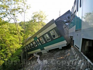 Il treno deragliato in località Fornacchia