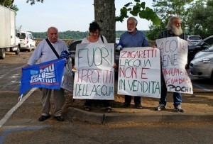 Civita di Bagnoregio - Il Comitato non ce la beviamo accoglie Zingaretti