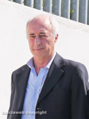 Inchiesta rifiuti - Francesco Bonfiglio (Viterbo Ambiente) col suo avvocato all'uscita dal tribunale
