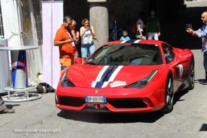 Viterbo - Il passaggio delle Ferrari a San Pellegrino