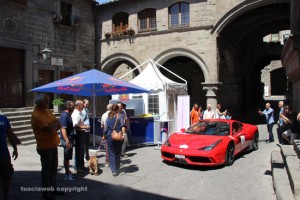 Viterbo - Il passaggio delle Ferrari a San Pellegrino