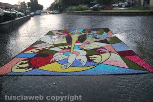 Bolsena - Corpus Domini - La pioggia rovina l'infiorata