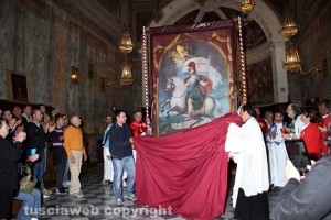 Vallerano - Inaugurata la copia dello stendardo del Ss Sacramento