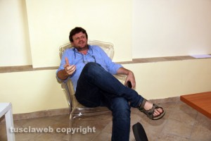 Filippo Rossi nella sede di Caffeina 