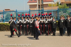 Il prefetto Scolamiero riceve gli onori dai carabinieri schierati