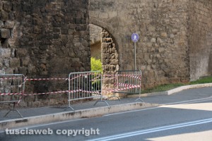 Viterbo - Porta San Marco transennata