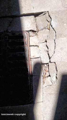 Viterbo - Terreno sconnesso nella zona nuova del cimitero San Lazzaro