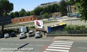 Viterbo - Container rifiuti alla stazione di Porta Fiorentina