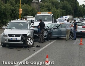 Viterbo - Incidente davanti al cimitero san Lazzaro