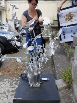 Viterbo - Provveditorato - La protesta silenziosa di alcuni ragazzi del liceo artistico "F. Orioli"