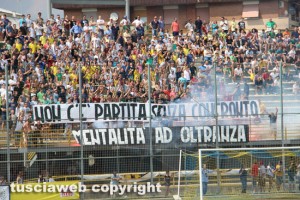 Calcio - Viterbese - Curva