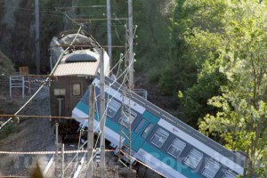 Il treno deragliato in località Fornacchia