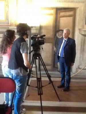 La troupe di Piccola Grande Italia intervista Leonardo Michelini