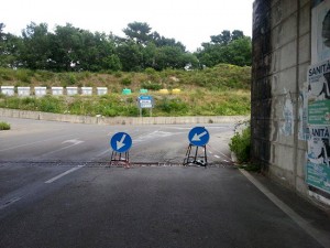 I cartelli per lavori presenti da tempo immemore a Belcolle