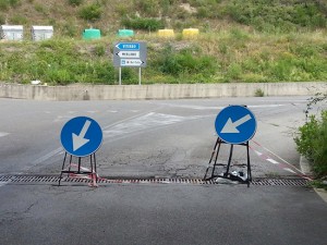 I cartelli per lavori presenti da tempo immemore a Belcolle