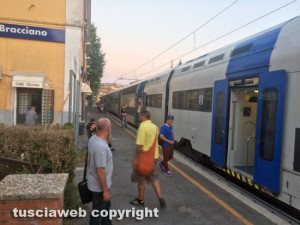 Il treno fermo a Bracciano