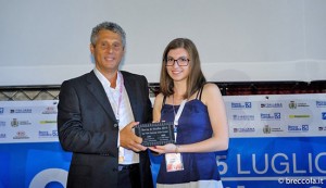 Angelo Pieri premia Anna Cossai