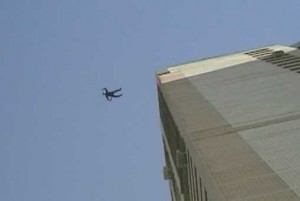 Base jumping - Bloccato un ragazzo che si è lanciato col paracadute dall'ospedale di Belcolle