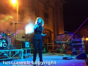 Free-Music-Fest-3-serata--Monica-Hill-canta-sul-palco