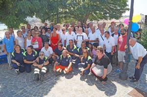 Il gruppo di piloti con la protezione civile di Marta