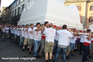 Viterbo - Santa Rosa - Il trasporto del traliccio di Gloria