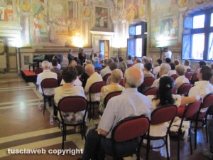 Caffeina - L'incontro di politica estera su Papa Francesco