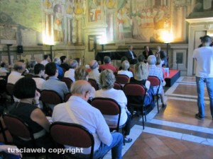 Caffeina - L'incontro di politica estera su Papa Francesco