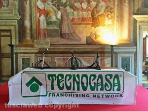 Viterbo - Palazzo dei Priori - Il manifesto nella sala Regia