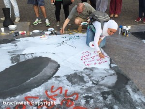 Syriaza - La manifestazione a piazza del Comune