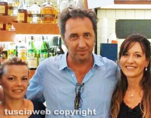 Paolo Sorrentino con i ragazzi del Borgo di Bagnaia