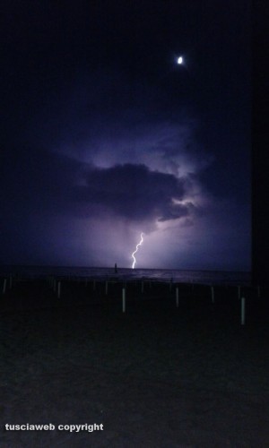 Tarquinia - Temporale sul mare